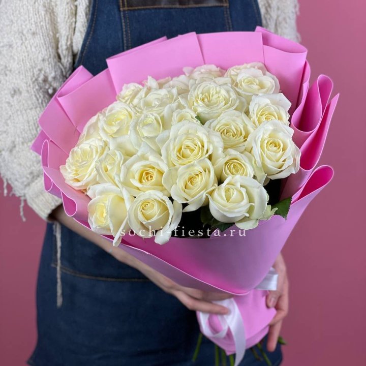 25 белых роз в Махачкале