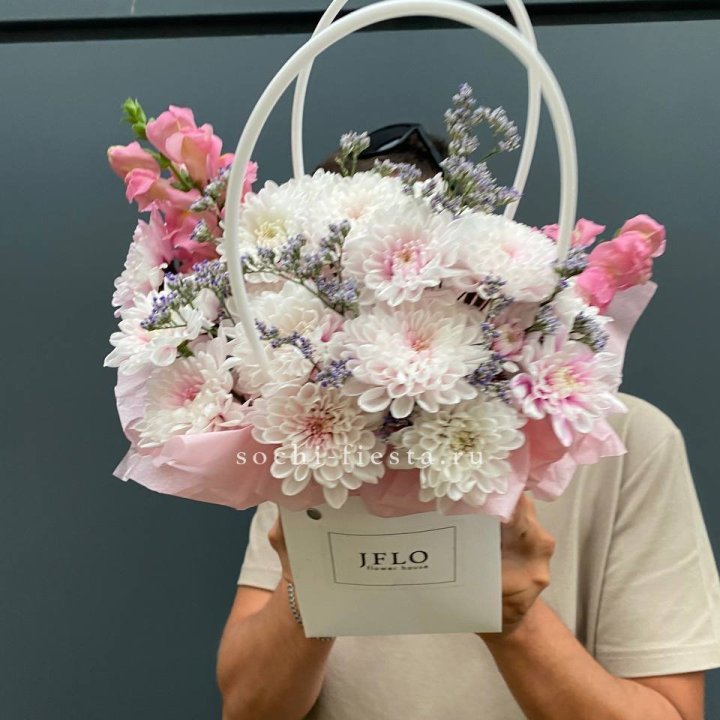 Сумочка из стойких цветов  в Махачкале