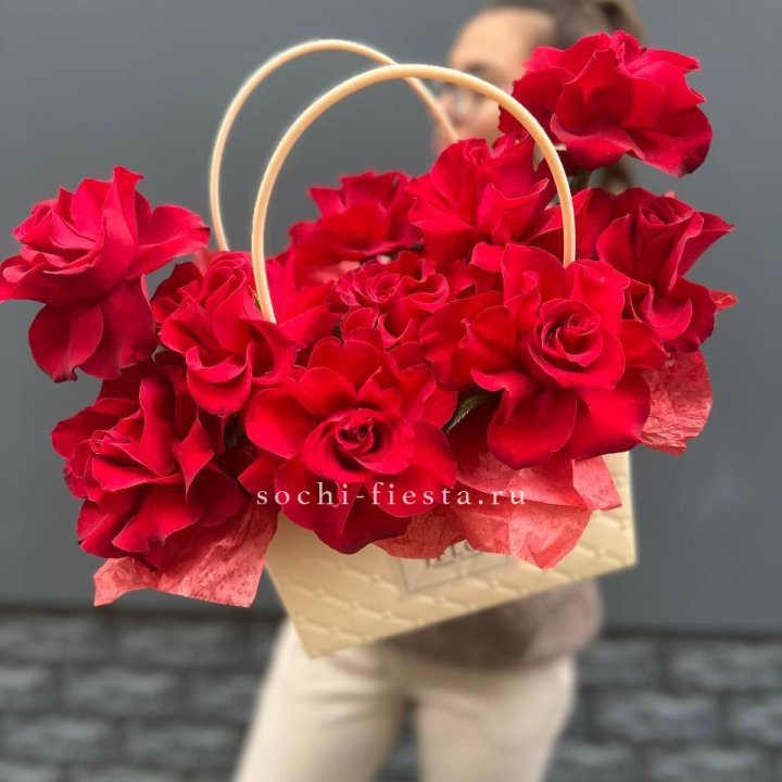 Французские розы в сумочке в Махачкале