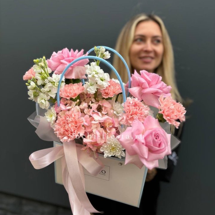 Сумочка "Бал цветов" в Махачкале