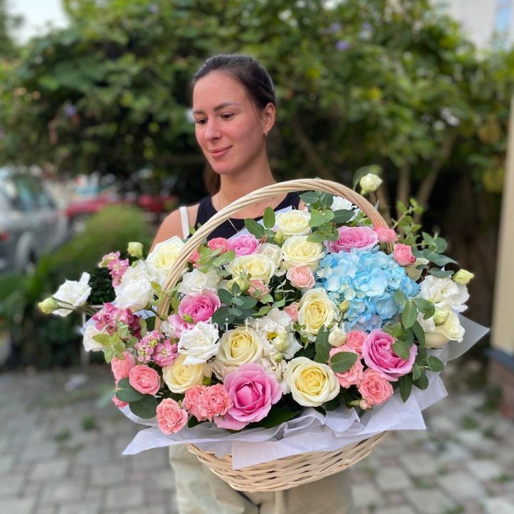 Цветочная корзина №2 в Махачкале