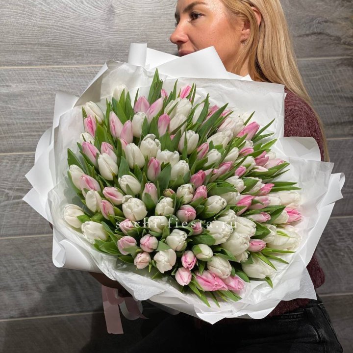 101 тюльпан нежный микс в Махачкале