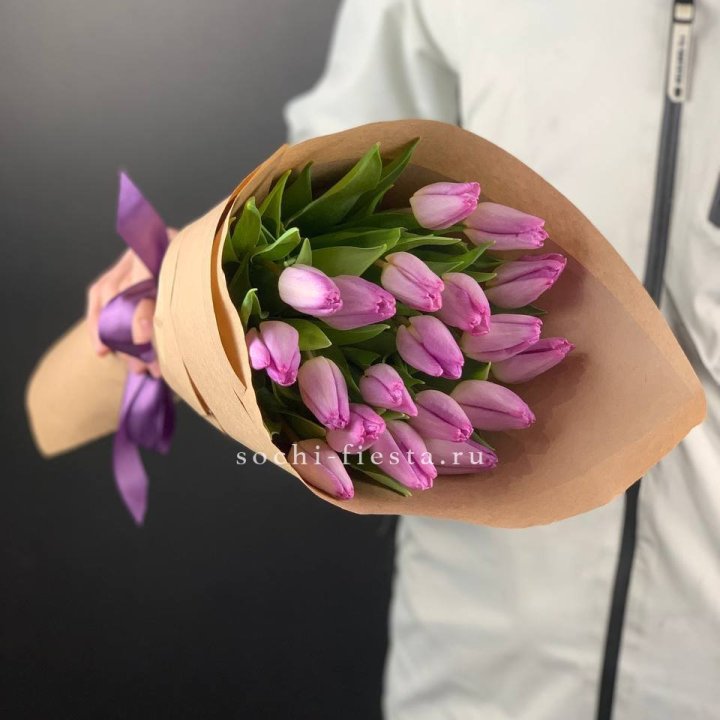 19 розовых  тюльпанов в Махачкале