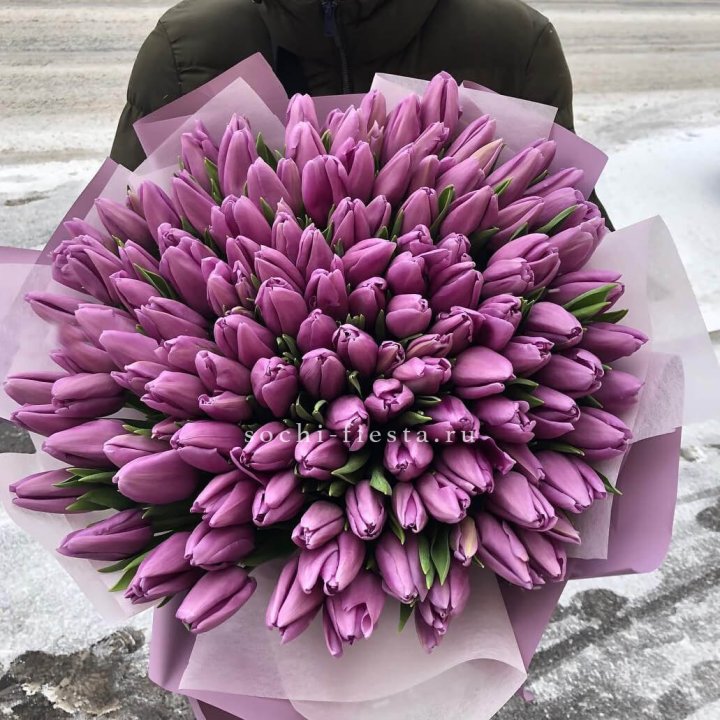 101 сиреневый тюльпан в Махачкале