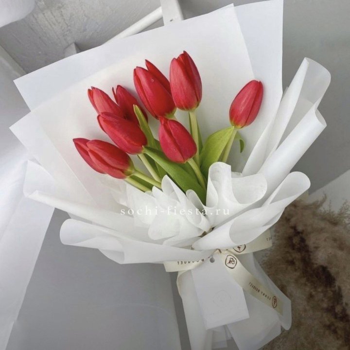 Букет красных тюльпанов в Махачкале