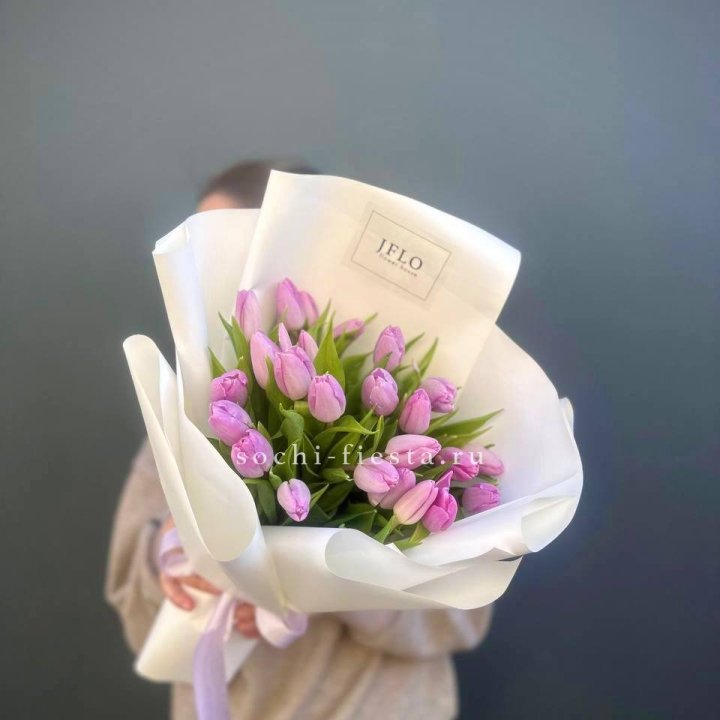 25 сиреневых тюльпанов в Махачкале