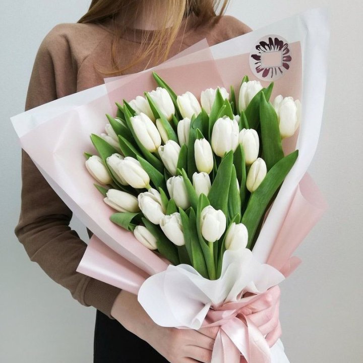 Букет белых тюльпанов "Моника" в Махачкале