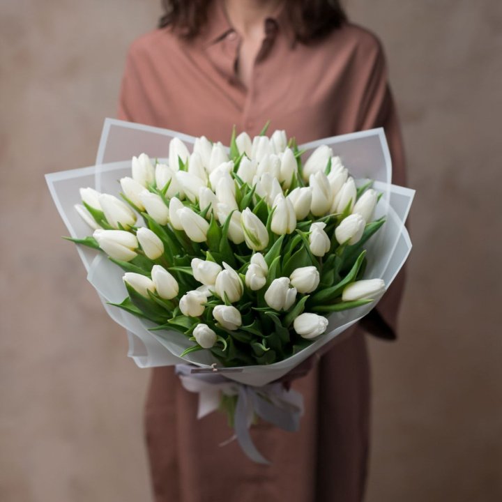 51 белый тюльпан в Махачкале